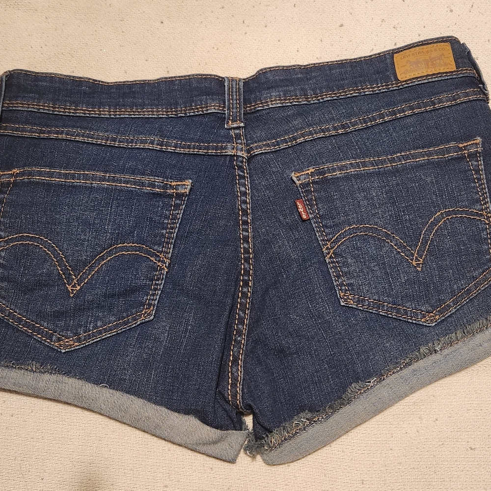 Levi's shorts - Picture 2 of 4